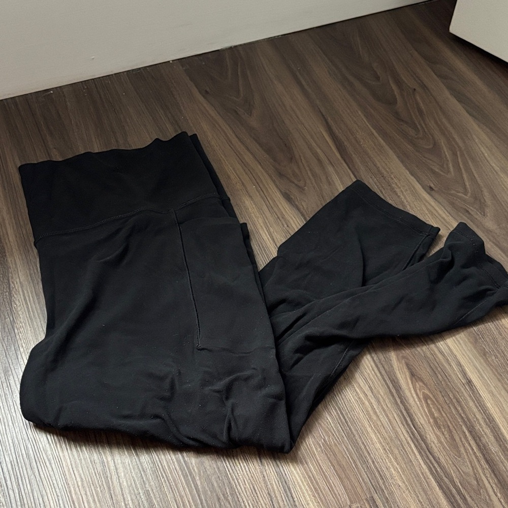 Athleta Salutation Stash 7/8 Legging